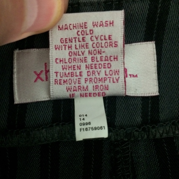 Xhilaration Juniors 7 Gray Striped 17" Mini Skirt - Picture 4 of 4